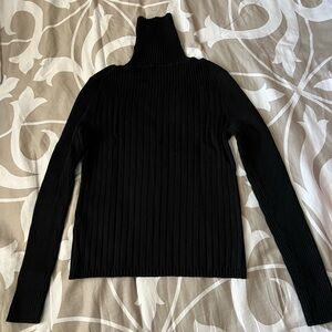 Mendocino black, medium turtleneck.